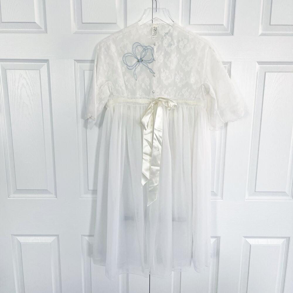 Eyeful by the Flaums Vintage White Peignoir Sheer Robe with Bow Detail